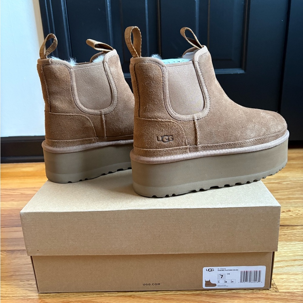 UGG Chestnut Platform Winter Boots - image 4